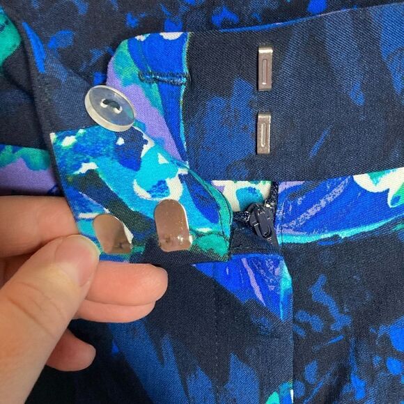 Attyre New York Shorts Woman’s Size 10 - Picture 7 of 7